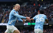 Chelsea khiến HLV Postecoglou bị sa thải sau… 39 ngày, 'quái vật' Haaland cứu rỗi Man City