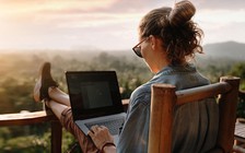 Mẹo tiết kiệm pin cho laptop Windows và MacBook