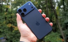 Apple gặp lại 'bóng ma' iPhone 4 trên iPhone 17