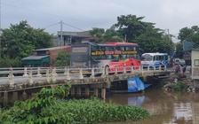 Quảng Trị: Cầu sụt lún, cảnh báo 'xe qua từng chiếc một' mới an toàn