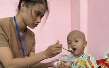 Cháu bé 2 tuổi mang trái tim không lành lặn cần giúp đỡ