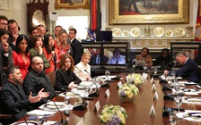 Ông Zelensky trả lời sao sau tin ông Trump hối thúc nhượng bộ lãnh thổ cho Nga?