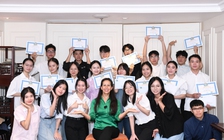 Chung dòng máu Lạc Hồng: Người phụ nữ mang dòng máu Việt và những cuộc đời được viết lại