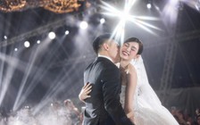 Khoảnh khắc hạnh phúc của thiếu gia Sơn Hải, Hoa hậu Đỗ Thị Hà trong tiệc cưới