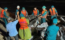 Đà Nẵng: Trắng đêm khắc phục sạt lở bờ biển Hội An