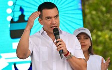 Tổng thống Ecuador đối mặt âm mưu đầu độc