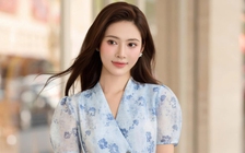 Cách diện áo hoa, váy hoa sang mà không sến