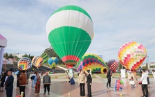 Lễ hội khinh khí cầu Đà Lạt 2025 thu hút hàng ngàn du khách và người dân