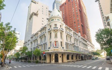 Khách sạn 95 năm tuổi trên đường Catinat cũ: Nơi lưu giữ ký ức Sài Gòn