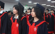 Nghỉ ngang ĐH, nữ sinh viên trở thành thủ khoa đầu ra của trường CĐ