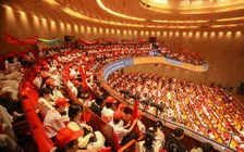 Đẹp mắt cảnh hàng ngàn người tại điểm cầu Huế 'tiếp lửa' cho Lê Quang Duy Khoa