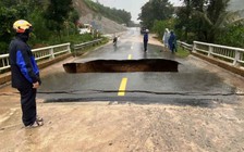 Mưa lớn gây sạt lở tại Đà Nẵng, Quảng Ngãi