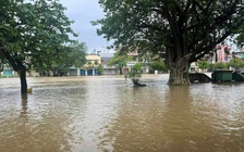 Lũ trên sông Hương lên cao, nhiều tuyến đường nội đô TP.Huế ngập nặng