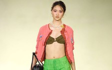 Áo khoác dáng ngắn mẫu áo lý tưởng giúp nàng đón gió  mùa