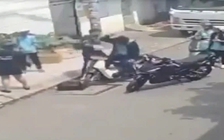 TP.HCM: Chạy xe nẹt pô, một học sinh bị hành hung đến xuất huyết não