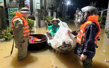 Đà Nẵng: Thủy điện xả lũ, người dân dọn đồ chạy lũ trong đêm