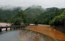 Đường Hồ Chí Minh qua địa bàn Đà Nẵng ngập sâu, giao thông tê liệt