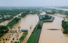 Lũ xuống chậm ở Huế, ngập lụt vẫn kéo dài
