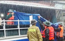 Không khí lạnh trút mưa lớn xuống Quảng Trị đến Quảng Ngãi