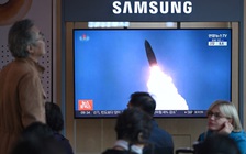 Triều Tiên phóng tên lửa, ông Trump muốn gặp ông Kim Jong-un