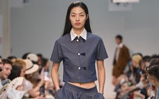 Rũ bỏ vẻ ngoài khô cứng với gam màu xám, chì, bạc thiếc