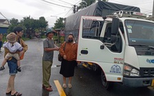 Băng lũ đưa sản phụ ở Quảng Ngãi đi sinh: 'Dân chưa yên thì chưa nghỉ!'