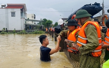Đà Nẵng thiệt hại nặng nề, vượt đỉnh lũ năm 1964