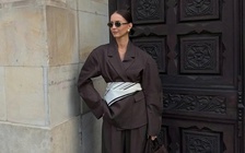 Thu này, blazer dáng rộng hứa hẹn bùng nổ trên mọi 'mặt trận' thời trang