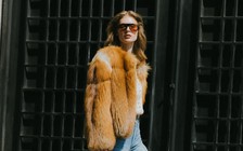 Diện quần jeans buổi tối, cú 'lột xác' thời trang khiến bạn không ngờ