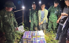 Từ cuộc gọi lạ, nhận vận chuyển 48 hộp pháo hoa nổ rồi bị bắt giữa rừng