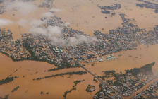 Bộ Chính trị yêu cầu khẩn trương khắc phục hậu quả mưa lũ miền Trung