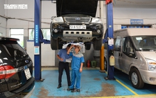 Vì sao giảm xóc bên phải ô tô thường hư hỏng sớm hơn?