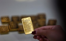 Giá vàng chính thức vượt 140 triệu đồng/lượng