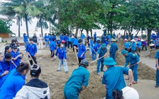 Thanh niên tình nguyện - điểm tựa của người dân trong những ngày khó khăn sau bão, lũ