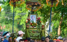 Lễ rước kiệu lá trung thu 10 năm mới diễn ra ở ngoại thành Hà Nội