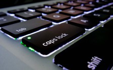 Tại sao Microsoft vẫn giữ phím Caps Lock dù đã lỗi thời?
