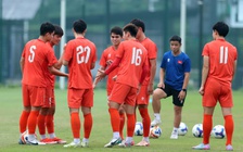 U.23 Việt Nam thay gấp 2 cầu thủ sát giờ sang UAE, tại sao vắng mặt thầy Kim?
