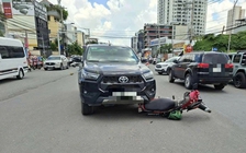 TP.HCM: Ô tô va chạm xe máy, tài xế xe ôm công nghệ tử vong