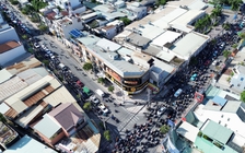 Gọt vỉa hè cho xe rẽ phải ở TP.HCM: Có người vẫn không nhường đường