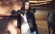 Làm chủ thần thái 'high fashion' cùng bộ đôi váy dài và áo khoác