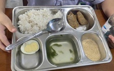 Suất ăn bán trú 25.000 đồng quá sơ sài: Hiệu trưởng viết ‘tâm thư’ xin lỗi