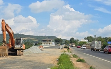 Cầu xây xong đã lâu vẫn chưa có đường dẫn