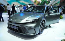 Toyota Camry giảm giá gần 80 triệu đồng tại Việt Nam