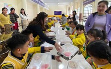 Vụ thực phẩm bẩn vào trường học ở Lâm Đồng: Bếp bán trú hoạt động trở lại