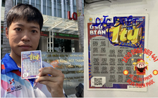 Tài xế ở TP.HCM trúng 1 tỉ xổ số cào: Mang về nhà cả túi tiền mặt