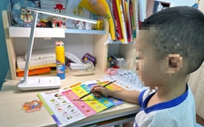 Cha mẹ ép con học quá sức, phạt có dễ?