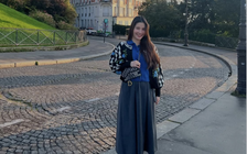 Tạo phong cách không đụng hàng với giày sneaker trắng