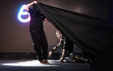 Robot hình người đầu tiên của Nga gặp sự cố khi ra mắt công chúng