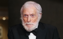 Huyền thoại Dick Van Dyke hé lộ cuộc sống riêng ở tuổi 100

