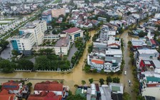 Huế lại ngập: Những hình ảnh trận lũ thứ 4 chỉ trong 20 ngày